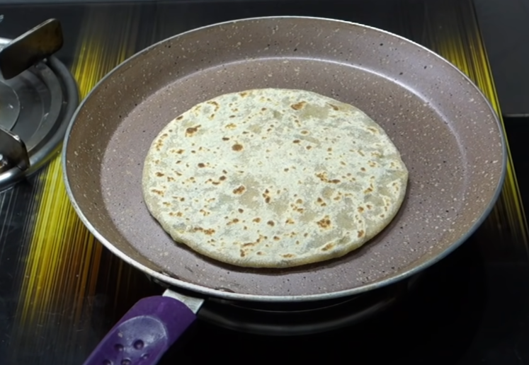 paratha on hot pan