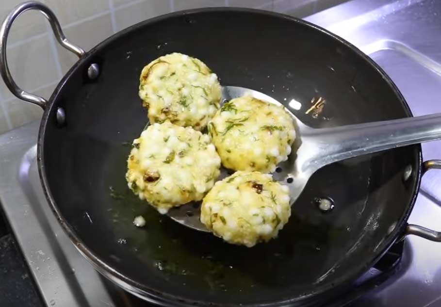 fried sabudana vada