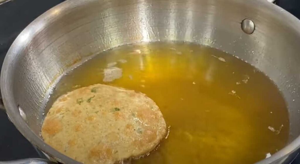 kuttu atta poori